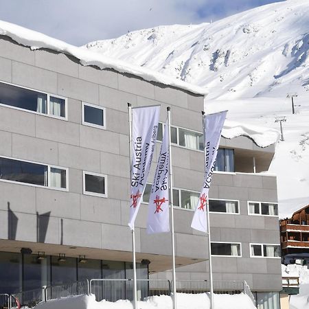 Hotel Ski Austria St.Christoph A.A. سانت كريستوف ام ايه المظهر الخارجي الصورة